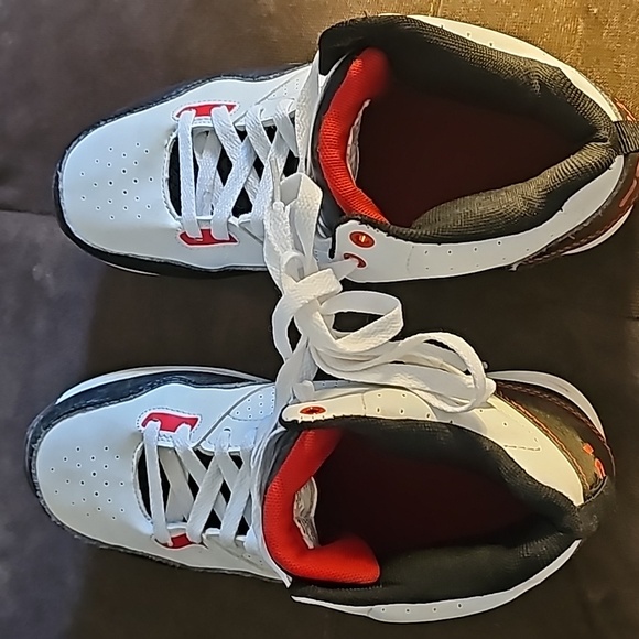 AND1 basketball shoes - Picture 7 of 8